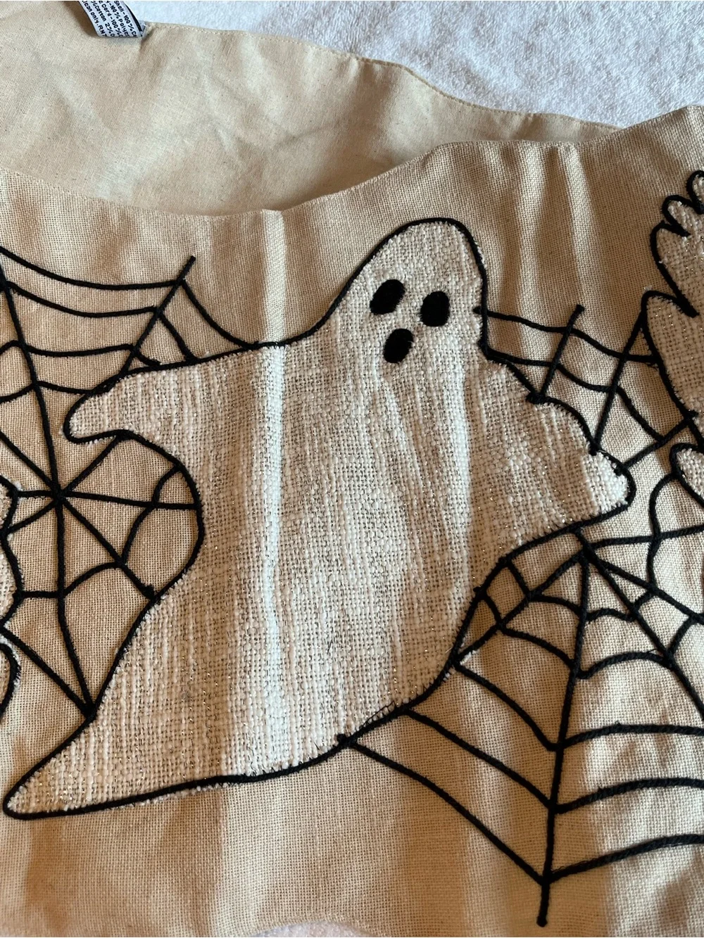 cupcakes & cashmere playful ghost